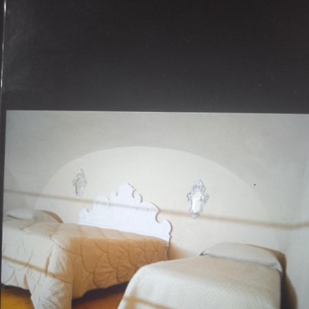 הוילה נאפולי San Vincenzo House מראה חיצוני תמונה